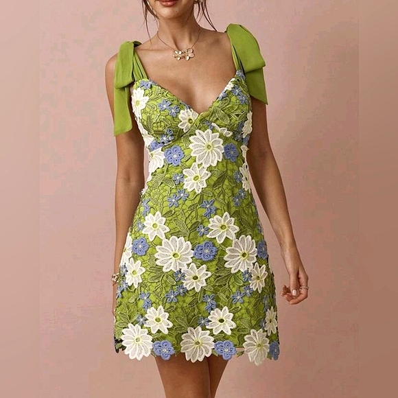 New Chic Embroidered Floral Lace Overlay Tie Strap Short Cami Dress Green White - Picture 2 of 12
